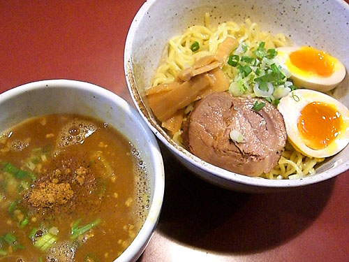 �J���[���� ���