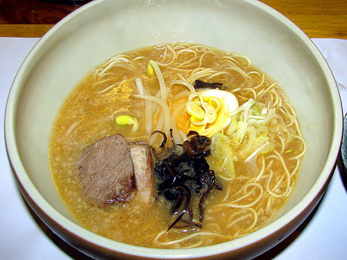 小羽特製とんこつラーメン